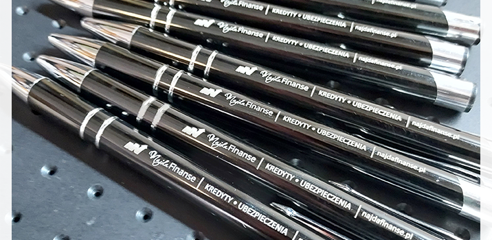 Kilka słów o sile długopisów z grawerem