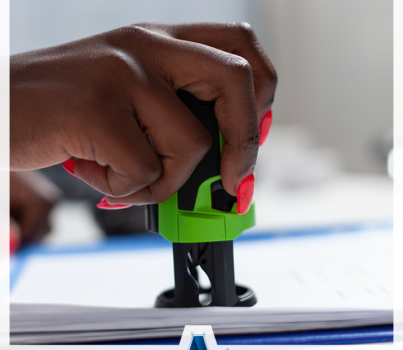 Pieczątki i stemple – Niezbędne narzędzia biurowe