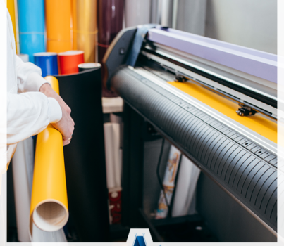 Do czego wykorzystywana jest folia ploterowa?