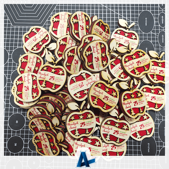 Bombki drewniane z filcem i nadrukiem uv