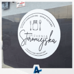 Staromiejska Spiżarnia Warka - oklejenie szyldu