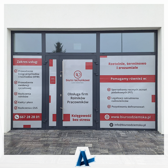 Oklejenie witryny Biura Rachunkowego w Chynowie